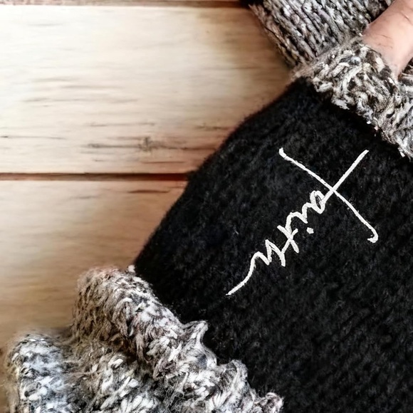Faith Fingerless Knit Gloves - Picture 3 of 5